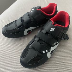 Peloton bike shoes size 44 (men’s 10.5/women’s 12)